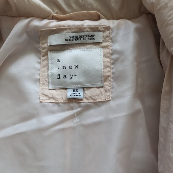 Water resistant jacket - Picture 3 of 3